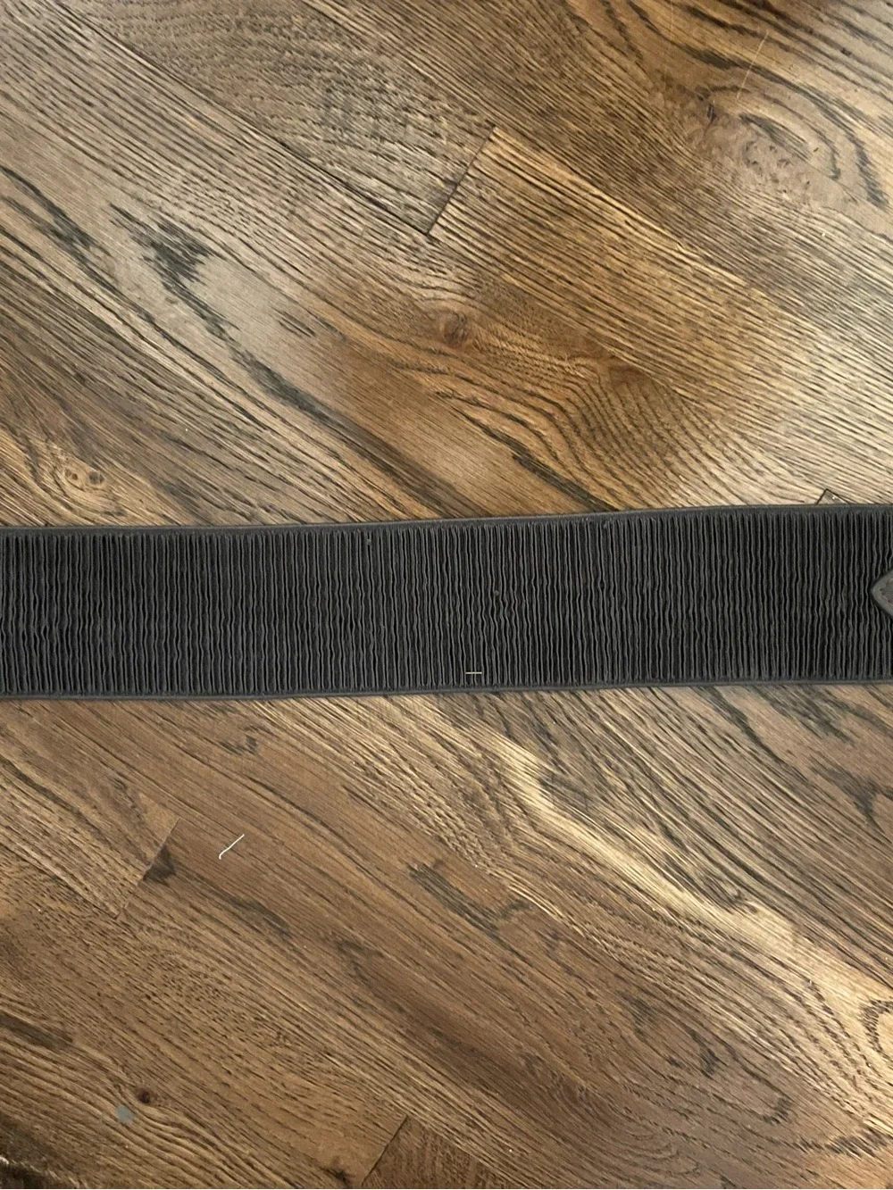 Elastic Women's Waist Belt with Green Leaf Accent. XS.